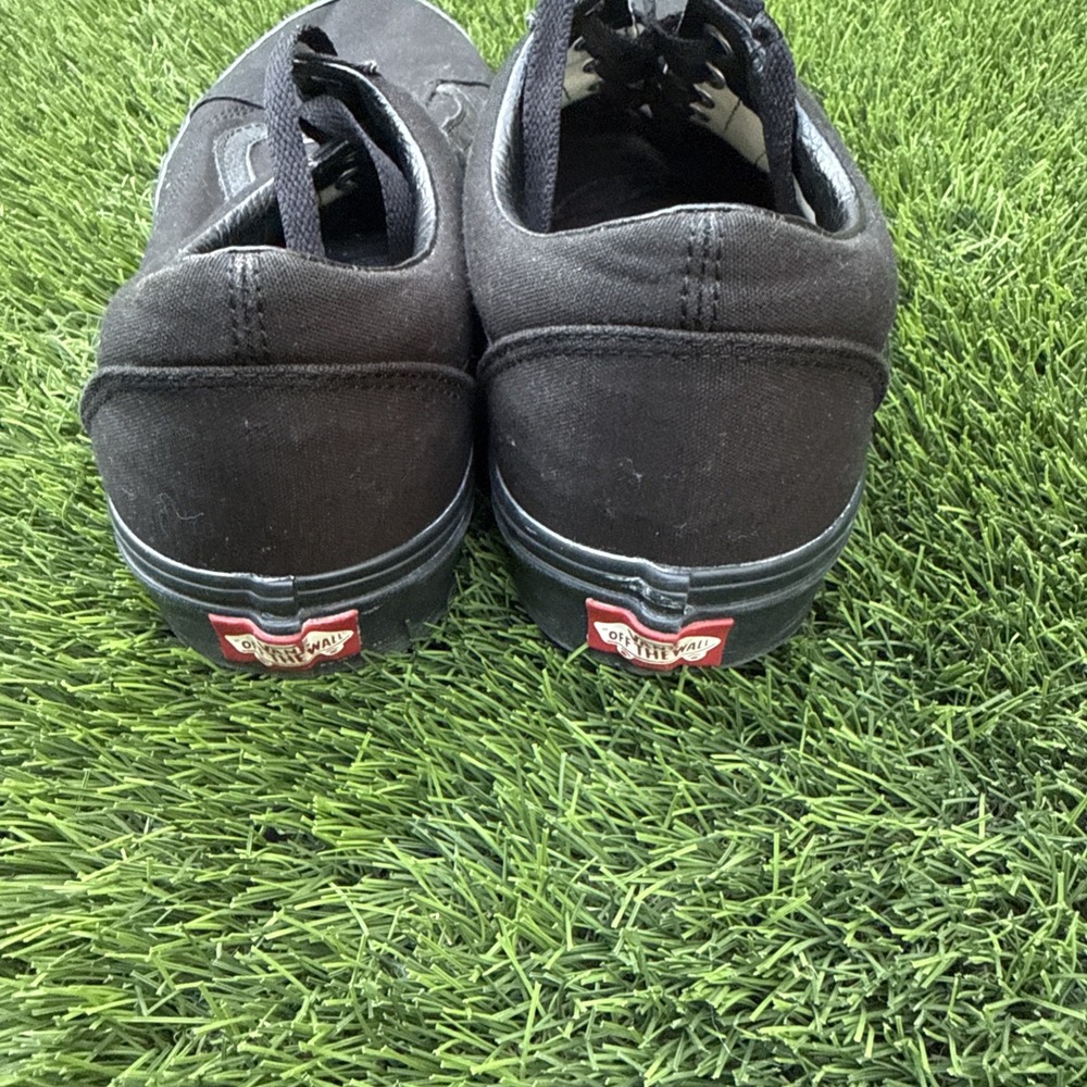 Size 10 - Vans Old Skool Black - Picture 2 of 6